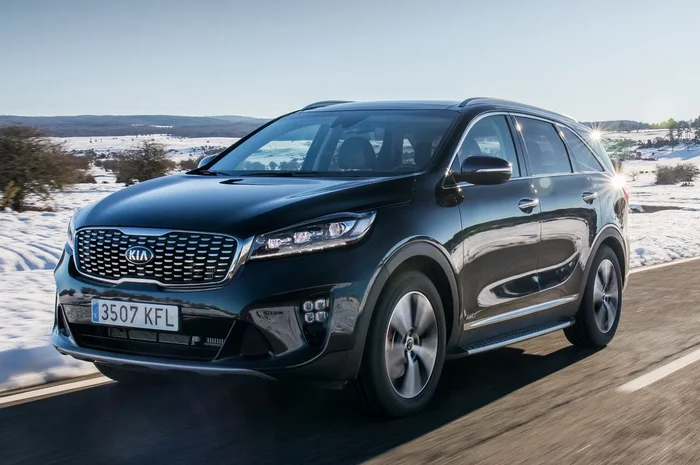 KIA SORENTO 3 поколения рестайлинг