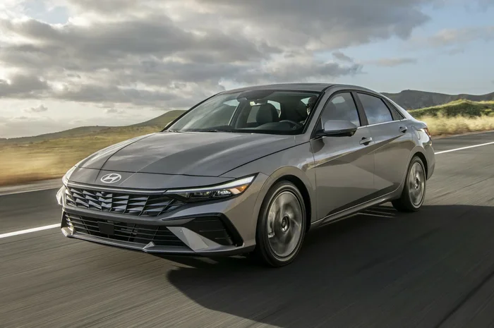 Hyundai ELANTRA 7 поколения